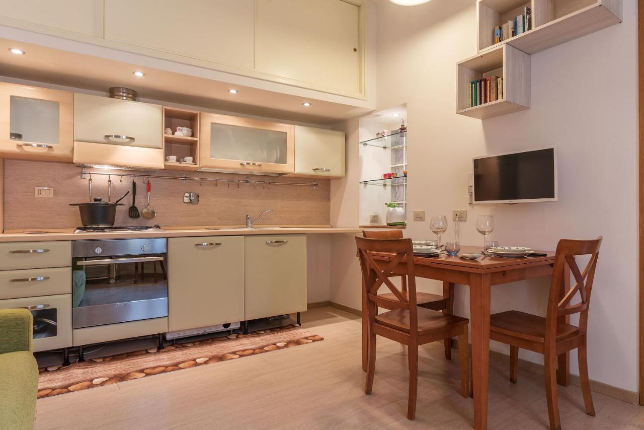 Coronari Central Apartment Rome Buitenkant foto